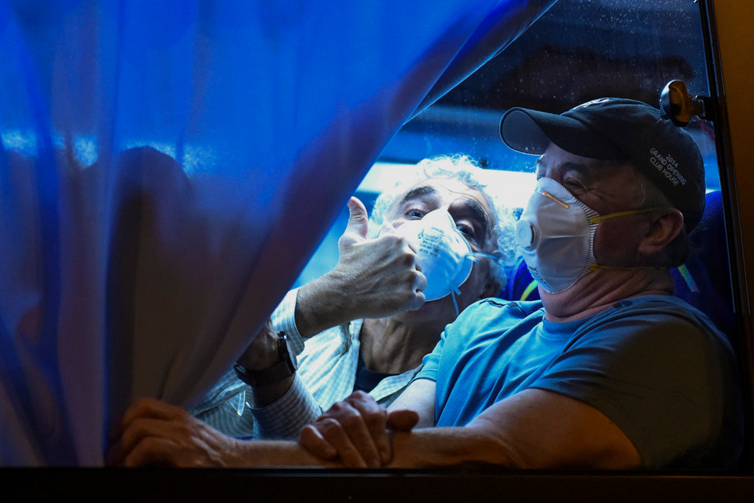 COVID-19，全球大顯形 <br><span style="color: #2bb6c9" class="highlight-intro">忽如其來的病毒，打破了全球化下的那些習以為常</span> - 端 Mall