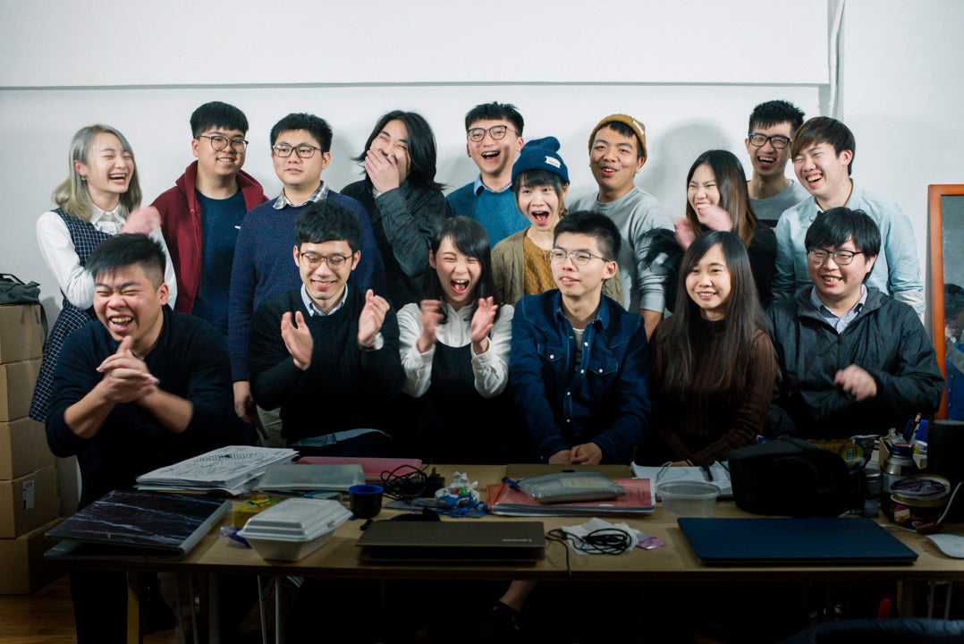 浪潮涌動：青年世代的抗爭 <br><span style="color: #2bb6c9" class="highlight-intro">為你描摹青年世代畫像，解讀這一股涌動的青年浪潮</span> - 端 Mall