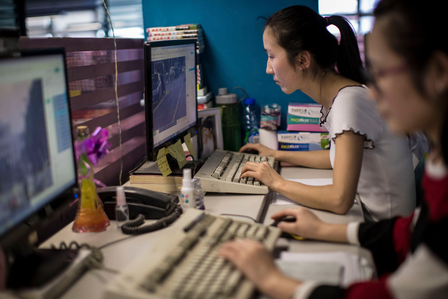 大數據時代 <br><span style="color: #2bb6c9" class="highlight-intro">您好，在政府數據庫的您是 19.84 GB</span> - 端 Mall