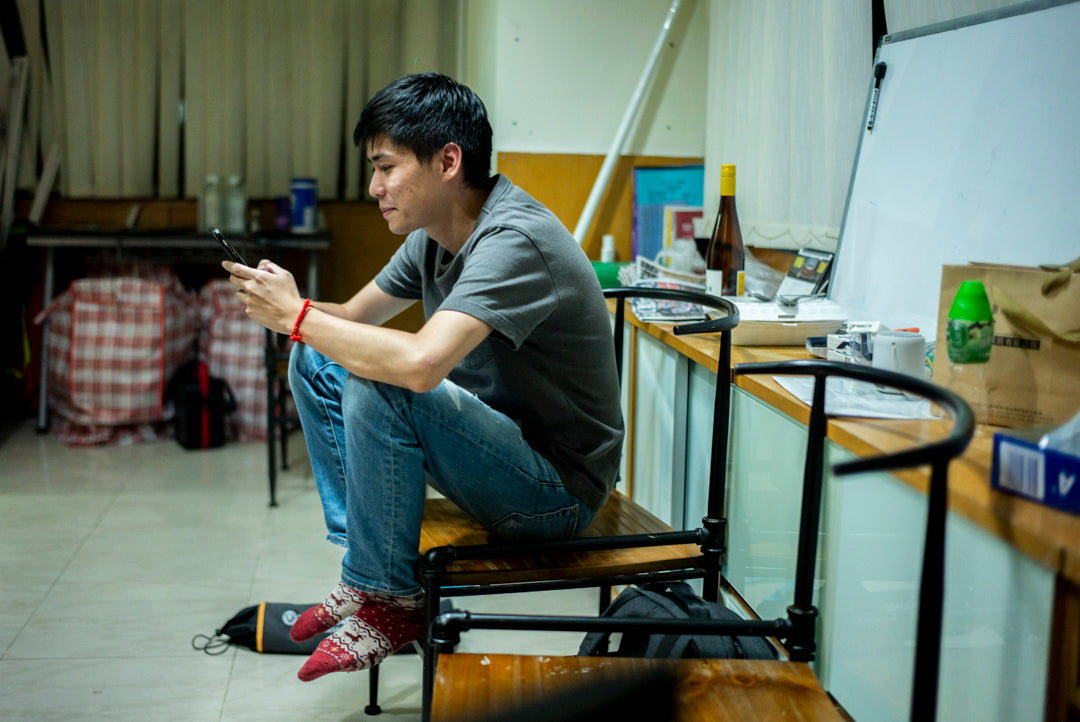 黑暗時代，在香港點燈的人（繁簡體）