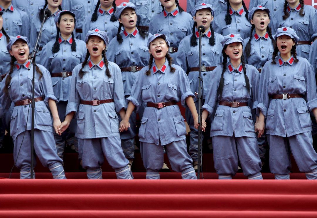 時代命題：加速衝撞的中國列車（繁簡體）