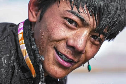 時代命題：加速衝撞的中國列車（繁簡體）