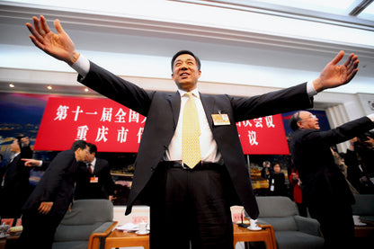 時代命題：加速衝撞的中國列車（繁簡體）