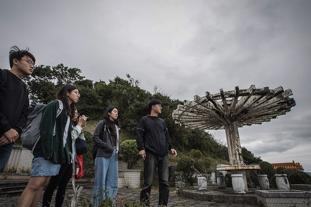 浪潮涌動：青年世代的抗爭 <br><span style="color: #2bb6c9" class="highlight-intro">為你描摹青年世代畫像，解讀這一股涌動的青年浪潮</span> - 端 Mall