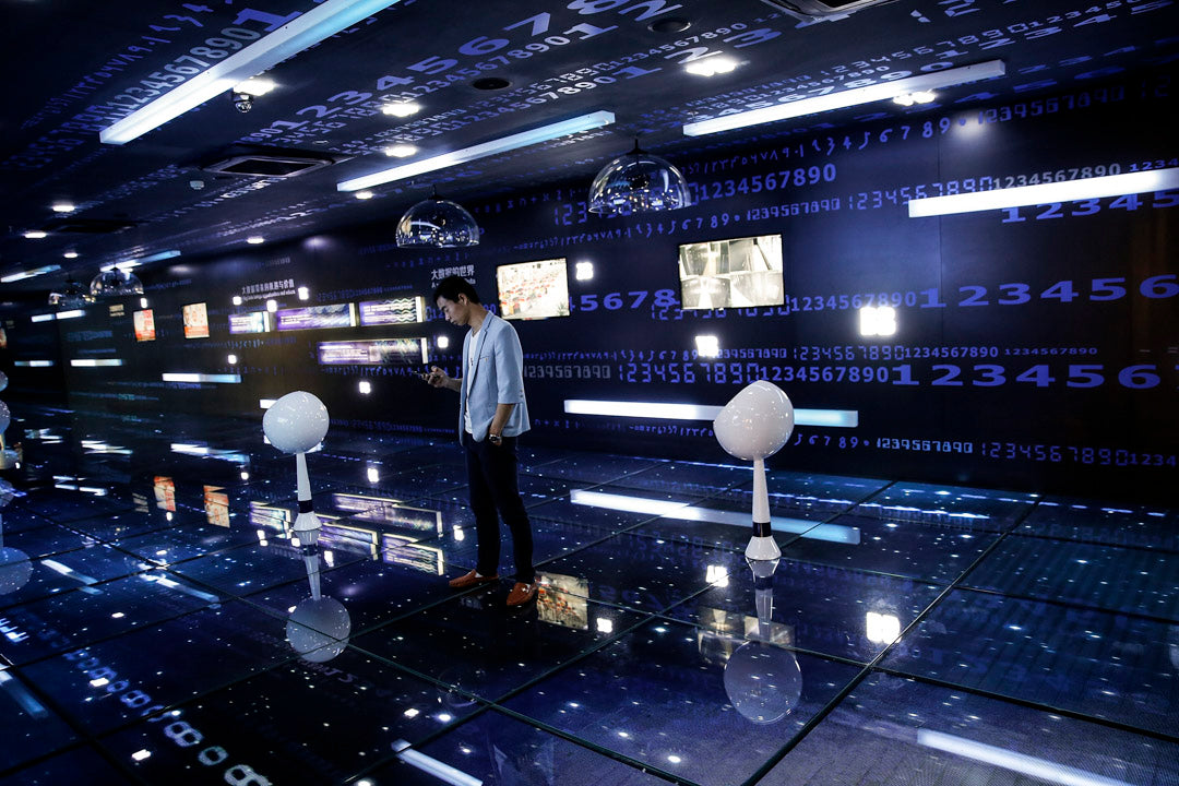 大數據時代 <br><span style="color: #2bb6c9" class="highlight-intro">您好，在政府數據庫的您是 19.84 GB</span> - 端 Mall