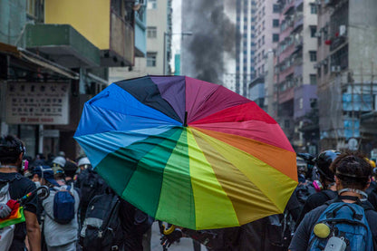 邊城·夾縫·異鄉人 <br><span style="color: #2bb6c9" class="highlight-intro"> 中港間漸漸消失的邊界，在他們的身上反覆刻劃</span> - 端 Mall